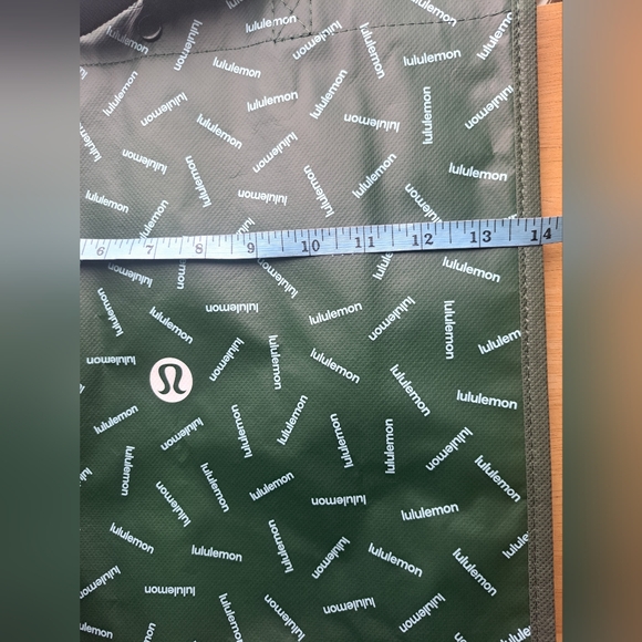 Lululemon Large Holiday Reusable Shopping Gift Bag Tote - Green/ Teal - Picture 8 of 9